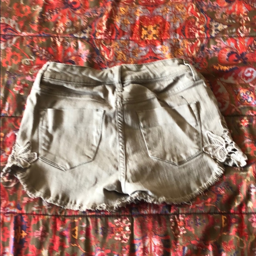 Shorts - Picture 2 of 3